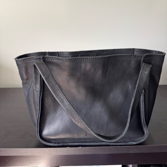 Margot 100% Leather Tote Bag - Picture 1 of 3